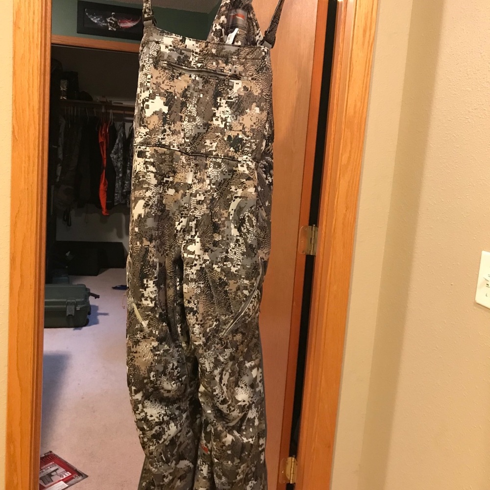 Sitka bibs